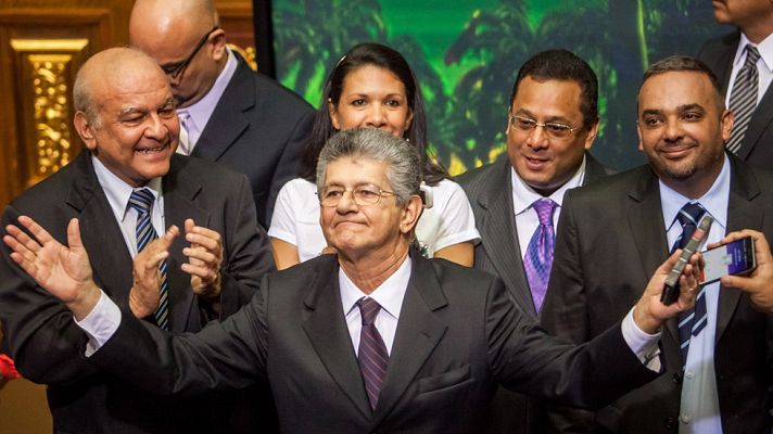 Informativo 24h - La mayoría opositora constituye el Parlamento de Venezuela tras 15 años de chavismo