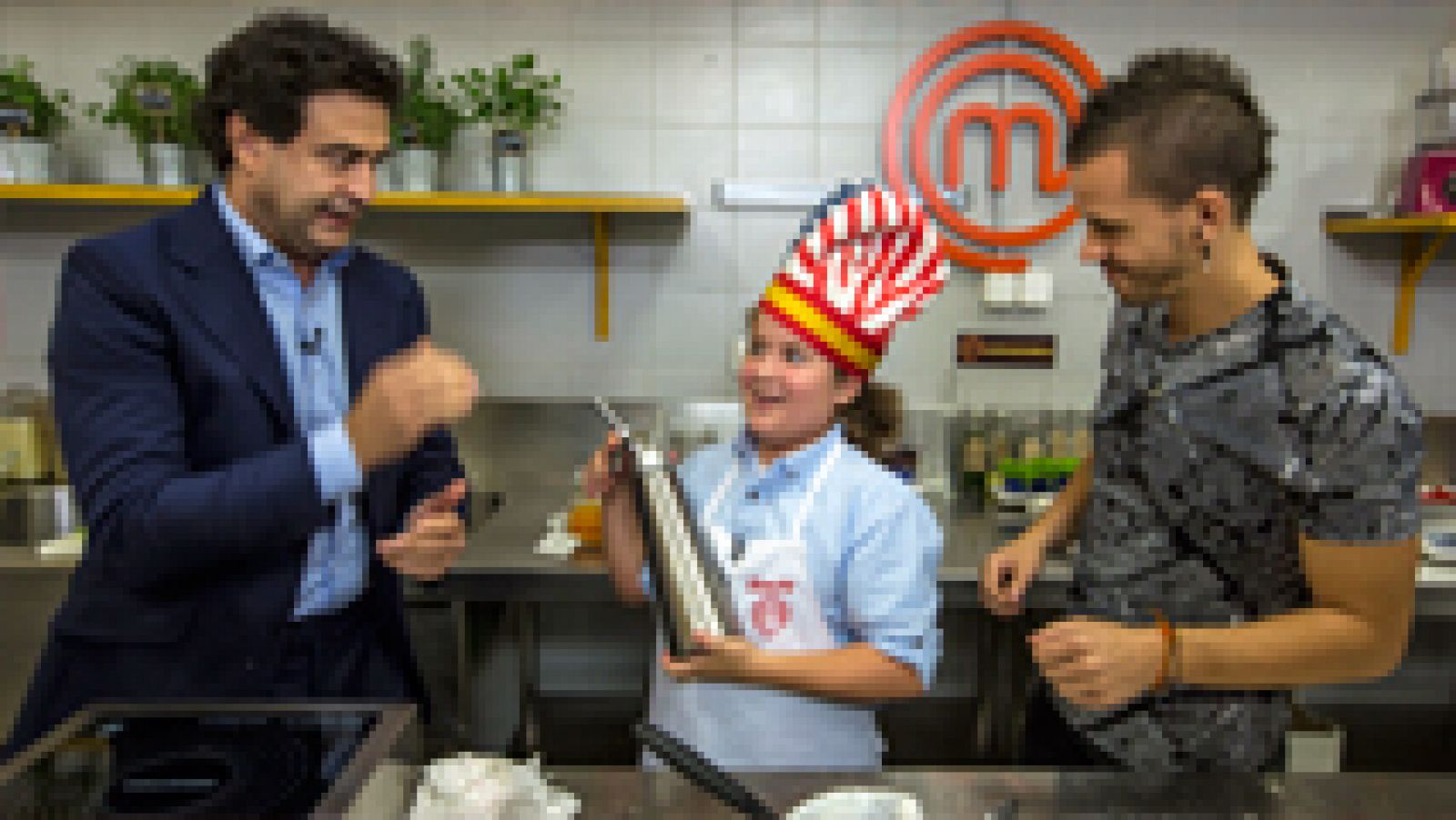MasterChef Junior 3 - "Hello, I'm Covadonga. Hello, thank you, bye"