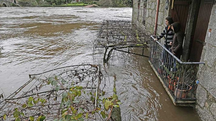 Telediario 1 - Dos borrascas mantienen a Galicia en alerta por intensas lluvias