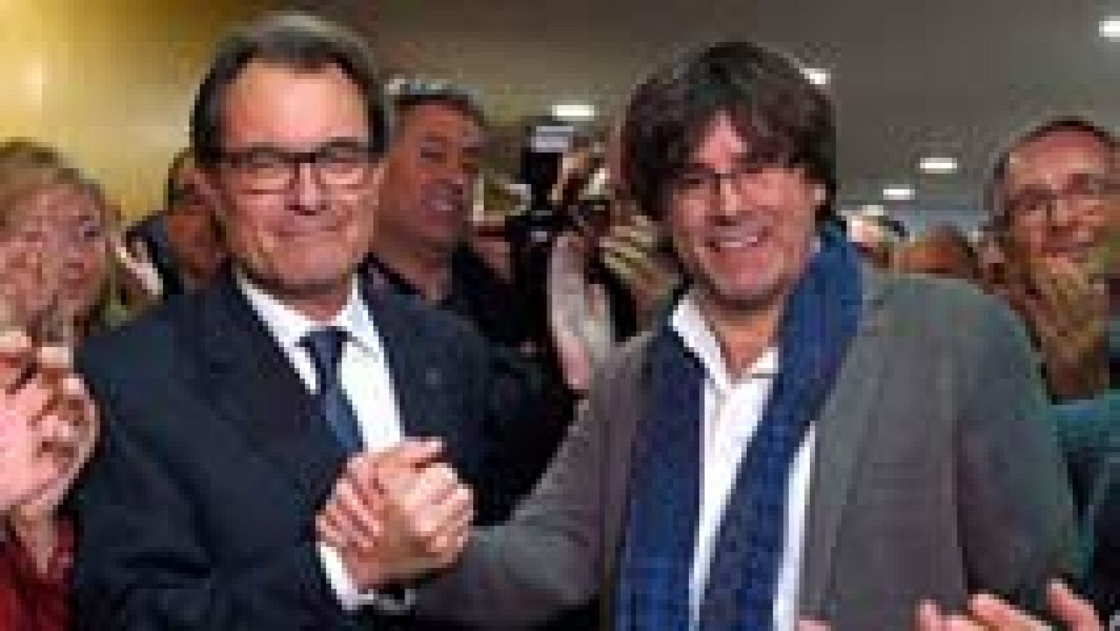 Telediario 1: Mas da un paso al lado y anuncia que Carles Puigdemont será president de la Generalitat  | RTVE Play