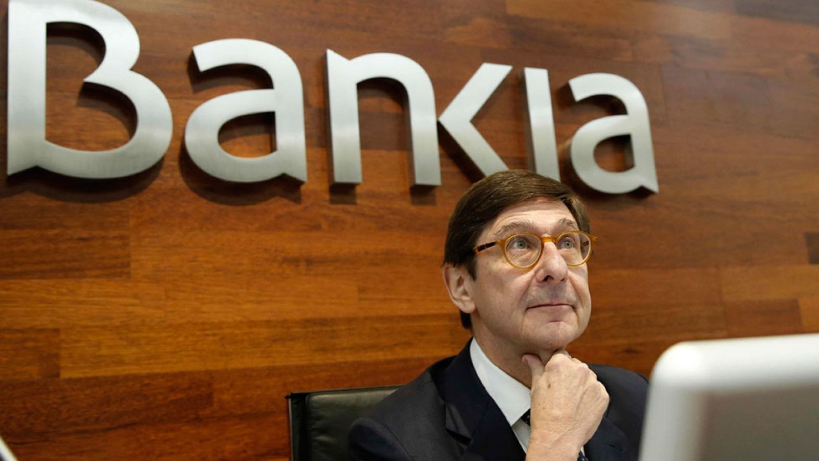 Banqueros y empresarios alertan del impacto que la política actual puede tener en la economía