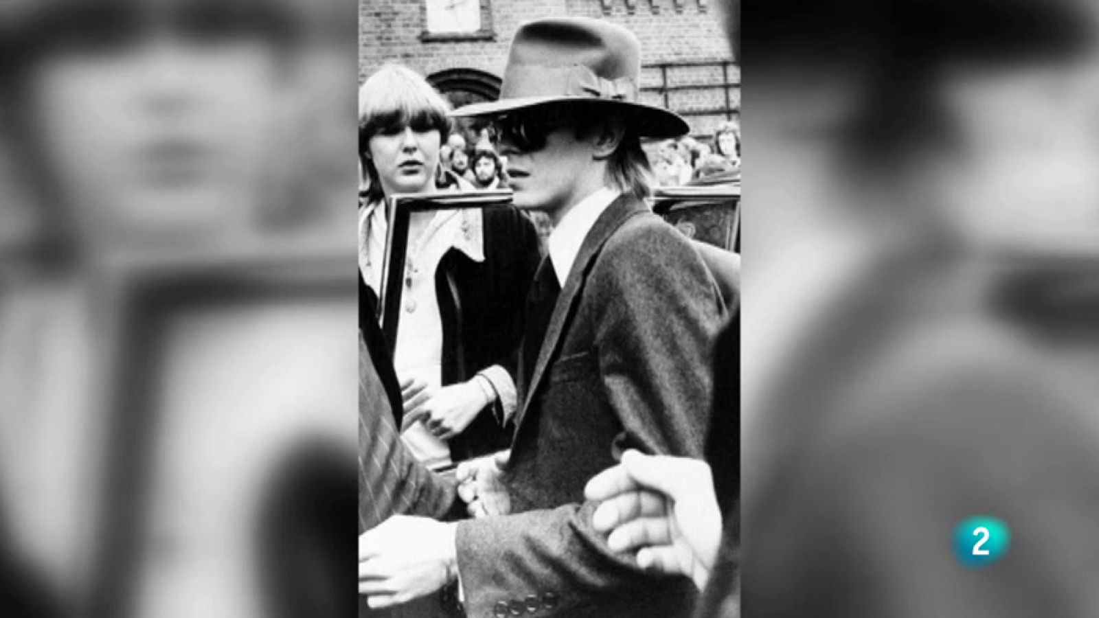 La 2 Noticias - Desenmascarando el genio de Bowie