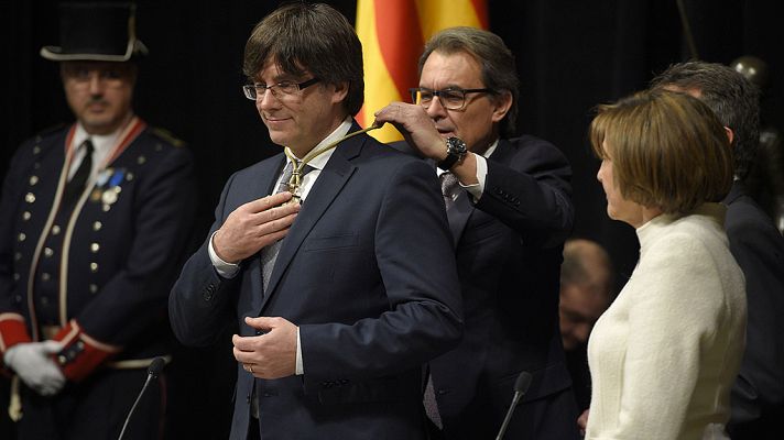 Telediario 1 - Puigdemont promete fidelidad al "pueblo de Cataluña" y pasa por alto la Constitución