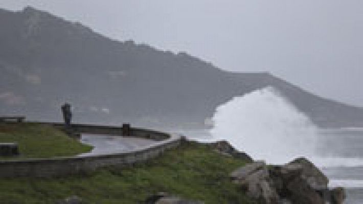 Las lluvias y el viento continuarán mañana en Galicia y el Cantábrico