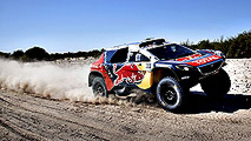 El español Carlos Sainz (Peugeot), que este martes se ha situado en el liderato de coches del Dakar, ha declarado que tiene que ser prudente porque "todavía queda mucha carrera por delante". "Tenemos que ser prudentes; todavía queda mucha carrera por