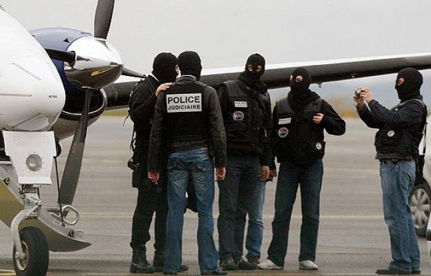  - Investigan la pistola de 'Txeroki'