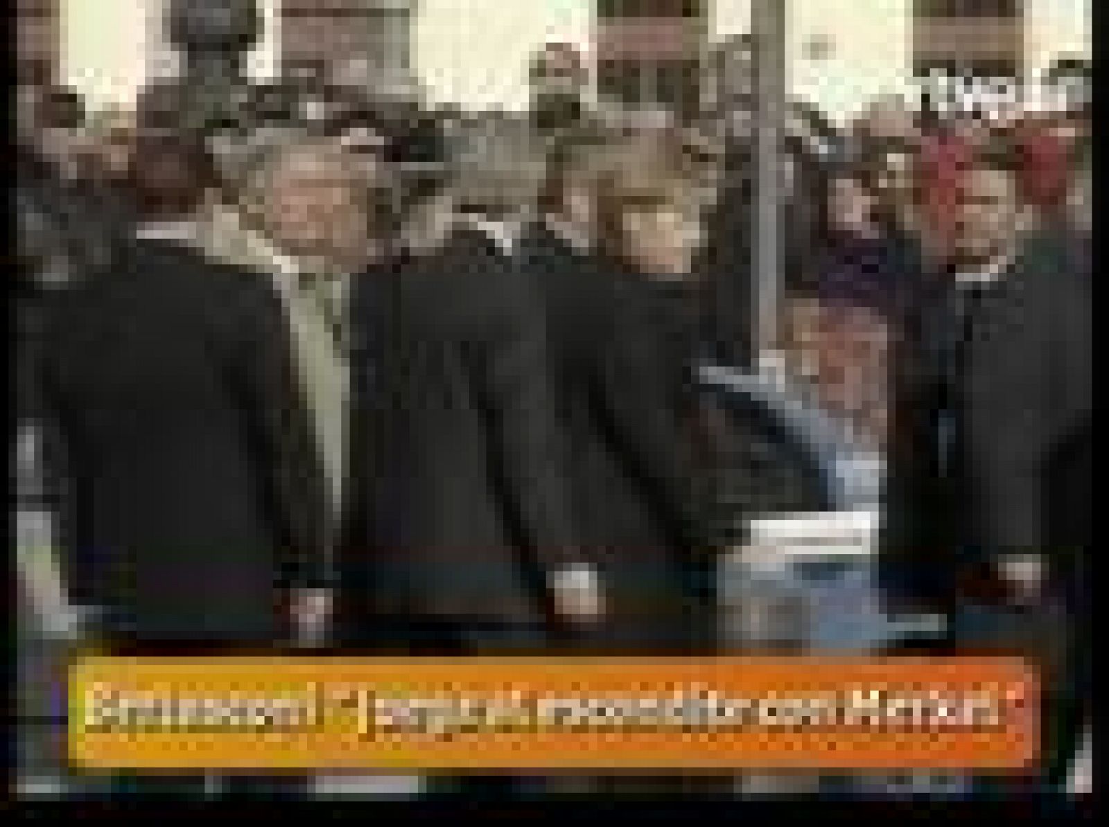 Berlusconi juega al escondite con Merkel | Ver