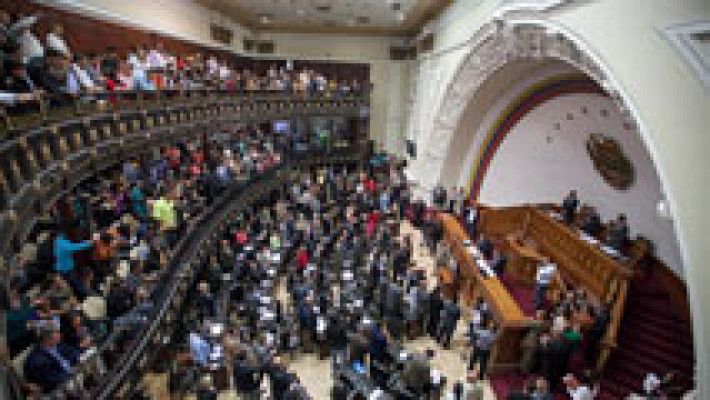 La Asamblea de Venezuela aparta a los diputados suspendidos tras la decisión del Tribunal Supremo