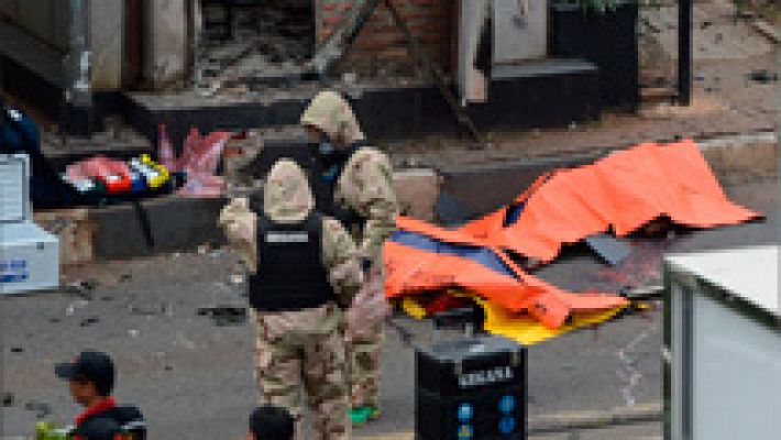 Telediario 1 - Varios muertos en un ataque múltiple en Yakarta