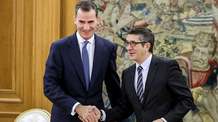 Telediario 1 - Felipe VI recibe a Patxi López y García-Escudero, sin fecha aún para abrir consultas