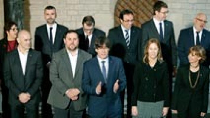 Puigdemont pide 'lealtad' a sus trece consejeros para cumplir el 'encargo de país'
