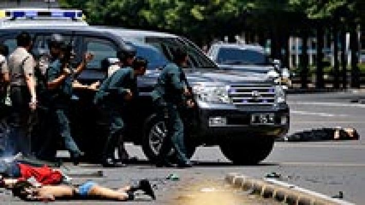 Un atentado múltiple reivindicado por el Estado islámico deja siete muertos en la capital de Indonesia
