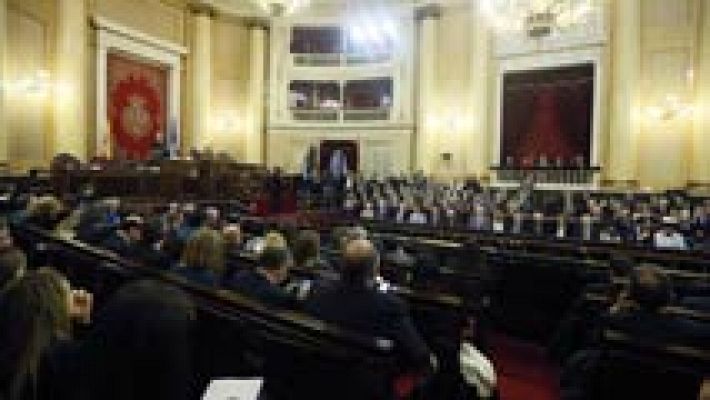 Telediario 1 - El PSOE cederá cuatro senadores a Democràcia i Llibertat y ERC para que formen grupo propio