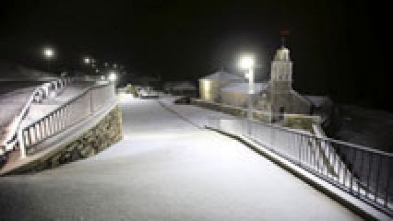 Nevadas en cotas bajas y vientos fuertes en el norte y Baleares