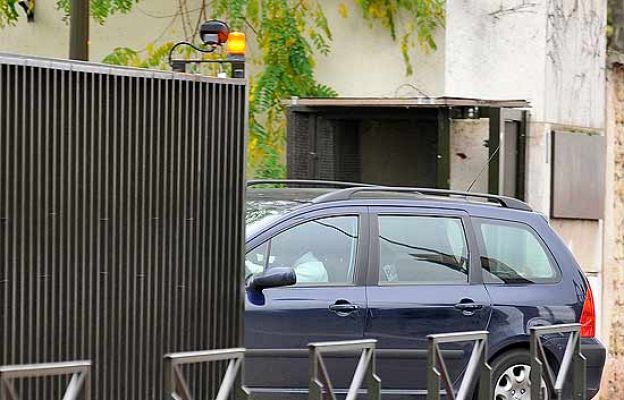  - Los etarras, a la espera en París