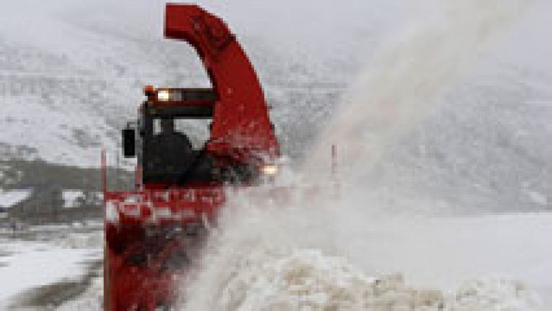 La nieve obliga a usar cadenas en más de 10 puertos de montaña del norte peninsular