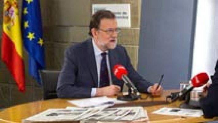 Rajoy critica que Sánchez quiera pactar con "rupturistas, extremistas e independentistas"