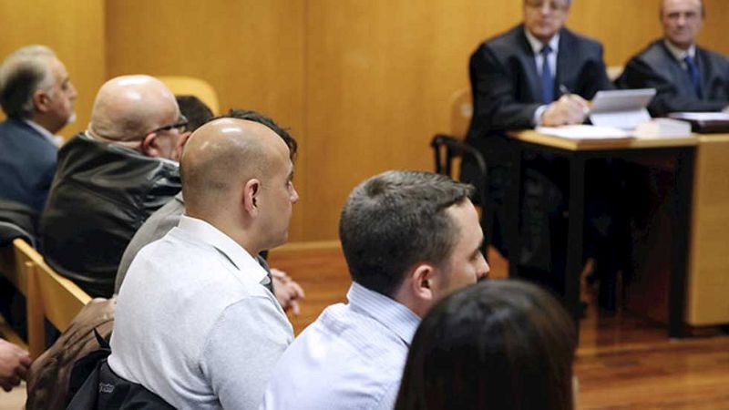 Juicio a los 15 ultras que asaltaron un centro cultural de Madrid en la diada catalana de 2013