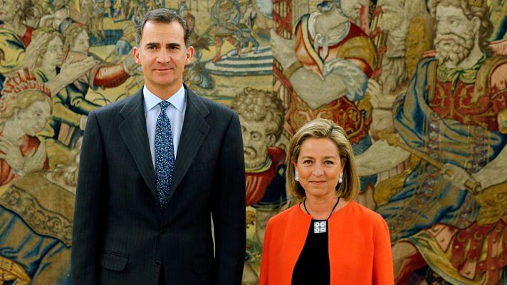 Telediario 1 - El rey sugiere ante los primeros portavoces que ve dificultades para que salga adelante la investidura