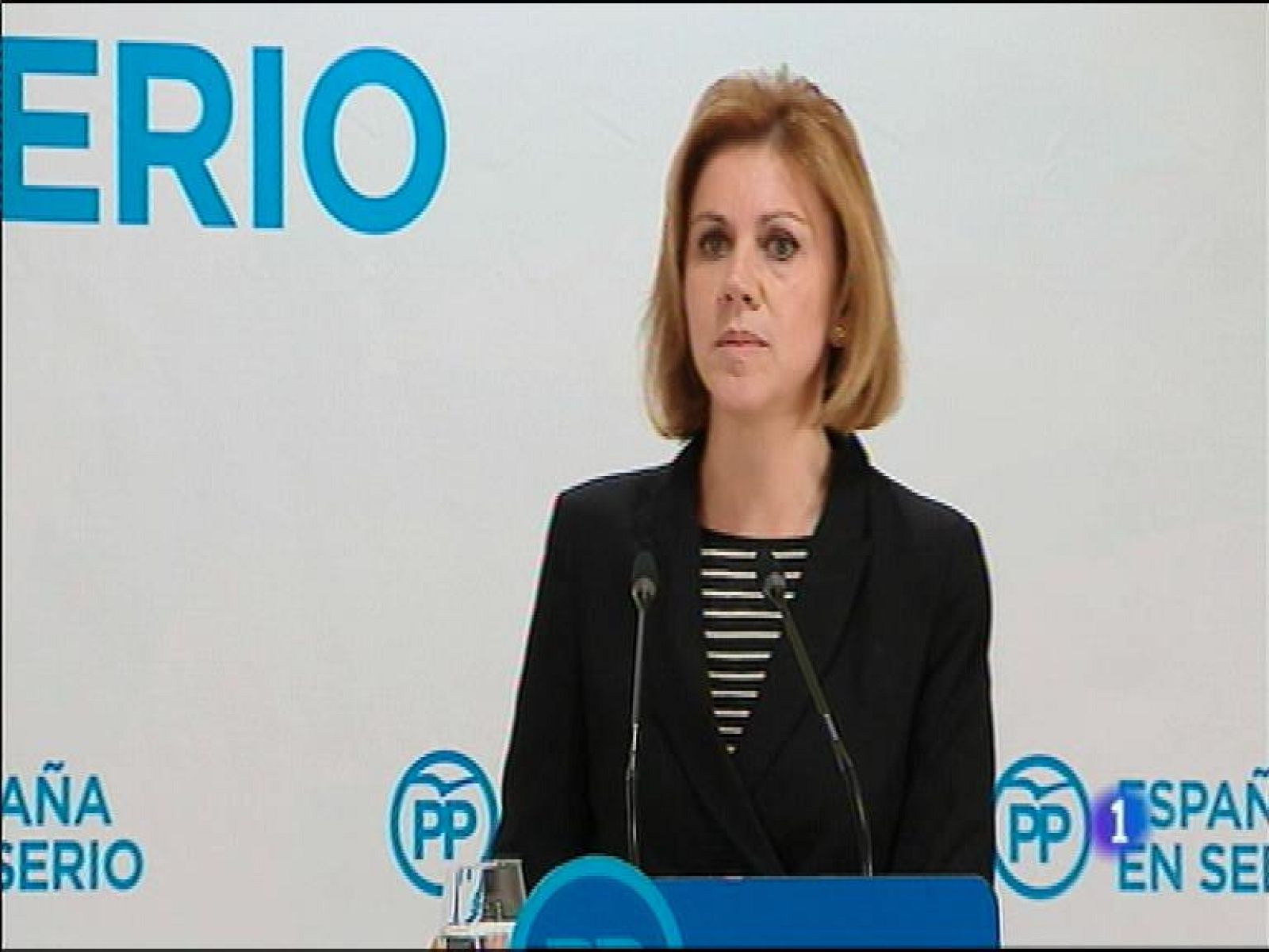    La secretaria general del Partido Popular ha pedido a Pedro Sánchez "altura de miras" y sentido de Estado y  ha dicho que no se puede gobernar a cualquier precio.  María Dolores de  Cospedal, que presidió en Oviedo la directiva del PP de Asturias, ha señalado que el Psoe se traicionará a sí mismo si pacta con radicales e independentistas.  Restos de dinamita y de algún detonador, utilizados en voladuras anteriores, que estaban en la escombrera, se barajan como la causa más probable del accidente minero de Cangas del Narcea, que le costó al vida un trabajador el martes.  El alcalde de Cangas del Narcea lo afirmaba , tras participar en una concentración en Oviedo contra la siniestralidad laboral.