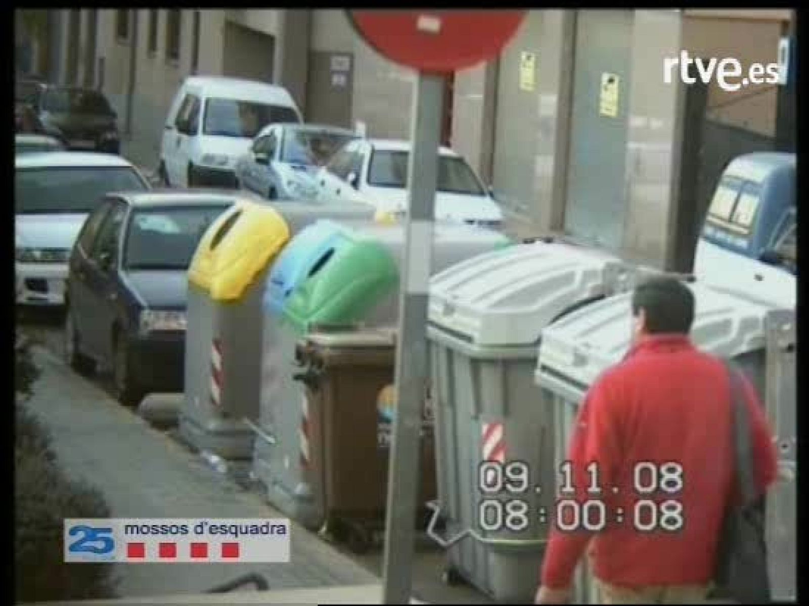 Detenido un hombre tras quemar 177 contenedores | Ver