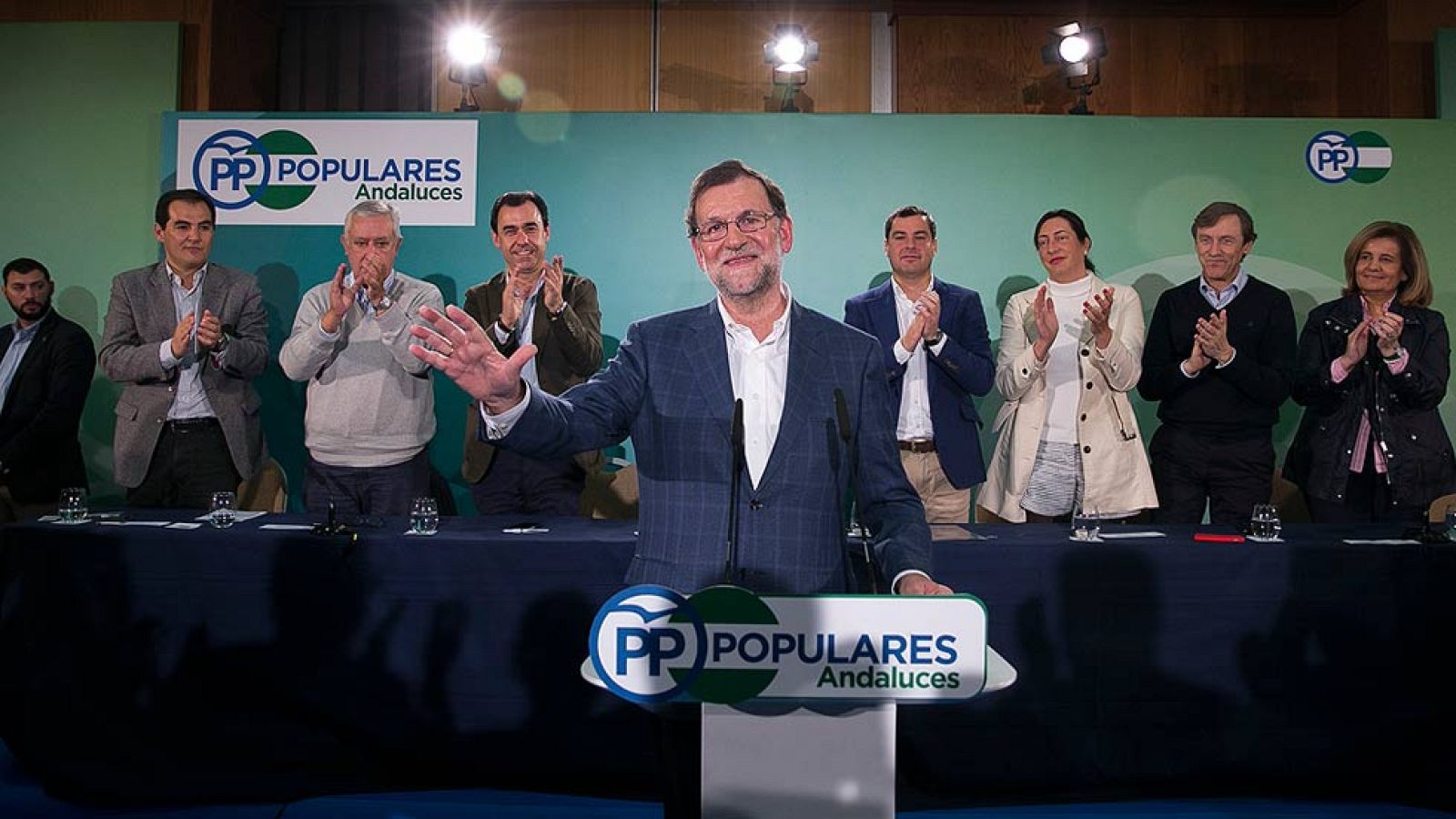 Rajoy dice que PSOE, Podemos, IU y los nacionalistas no podrán gobernar "porque tenemos la mayoría en el Senado"