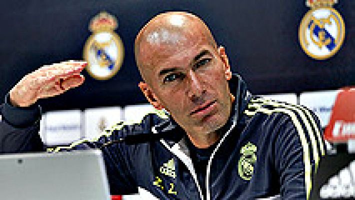 Zidane: "James debe estar preparado para lo que viene cada semana"
