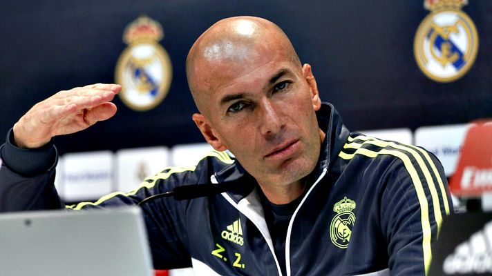 Telediario 1 - Zidane: "James debe estar preparado para lo que viene cada semana"