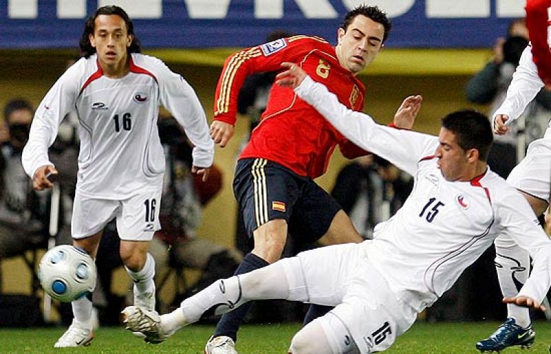 Magnífica España, 3-0 ante una selección tan rocosa como la Chilena. Bielsa al acabar el partido no tuvo más remedio que ir a felicitar al cerebro de la selección, Xavi, que se salió en otro partido soberbio que sitúa  a la "roja" como la mejor del m