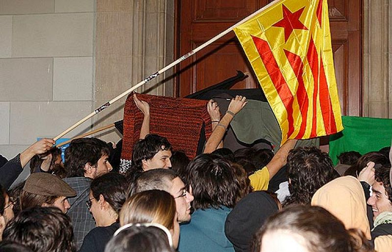  Varios contusionados en Barcelona en una manifestación contra el Plan Bolonia