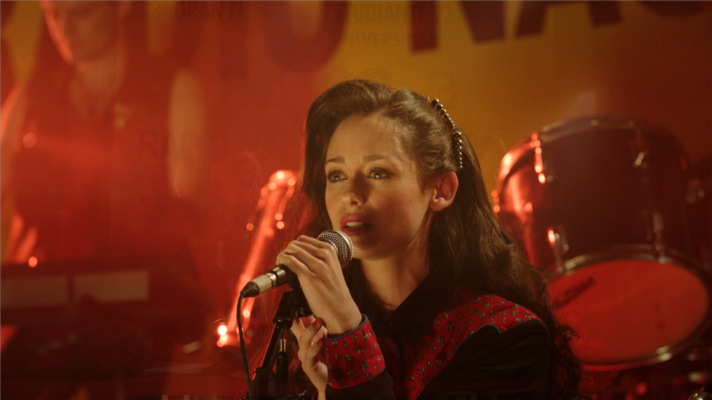 Cuéntame cómo pasó - Karina vuelve a los escenarios tras Alcalá 20