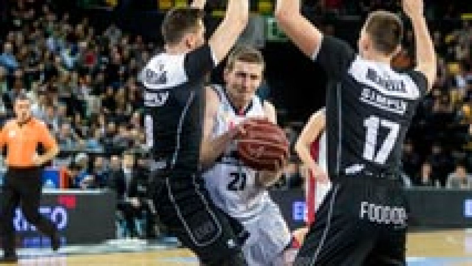 El Dominion Bilbao Basket se ha clasificado para la Copa del Rey que se jugará en febrero en A Coruña gracias a su victoria frente al Río Natura Monbus Obradoiro en Miribilla (88-83) y a los triunfos del Laboral Kutxa y del Real Madrid frente al Mora