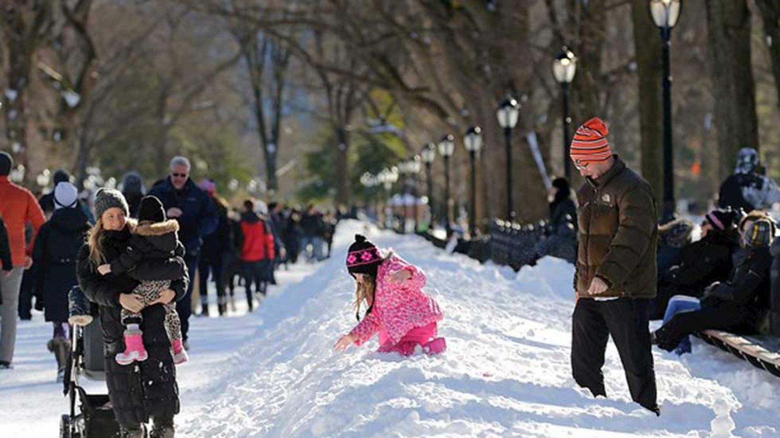 La costa este de EE.UU. intenta recuperar la normalidad tras el paso de 'Jonás'