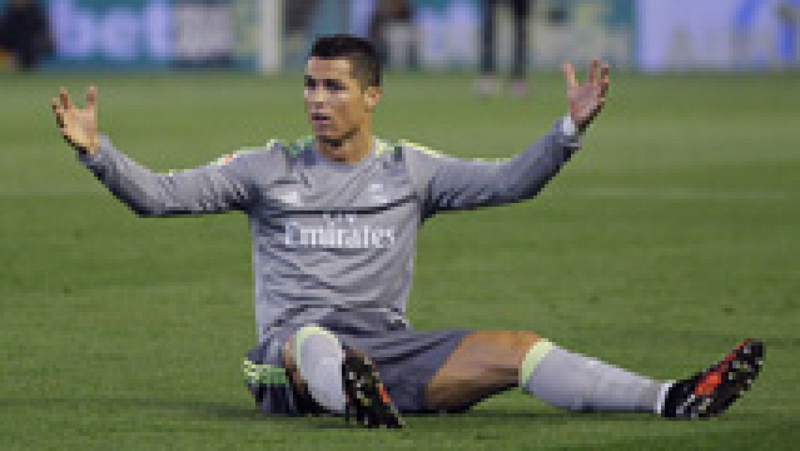 Cristiano no marca y da patadas