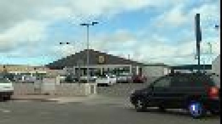 Informatiu Balear - Prohibeixen nous grans superfícies a Menorca