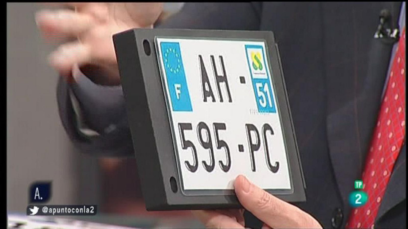 A punto con La 2 - Inventos a punto: triángulo señalización para motos