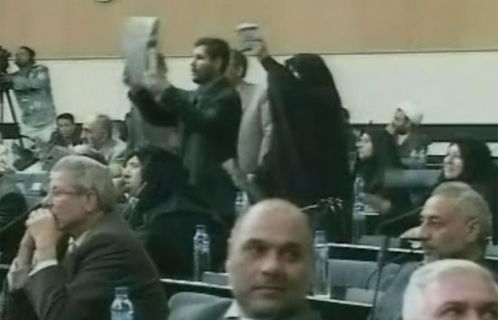 Incidentes en el Parlamento iraquí | Ver
