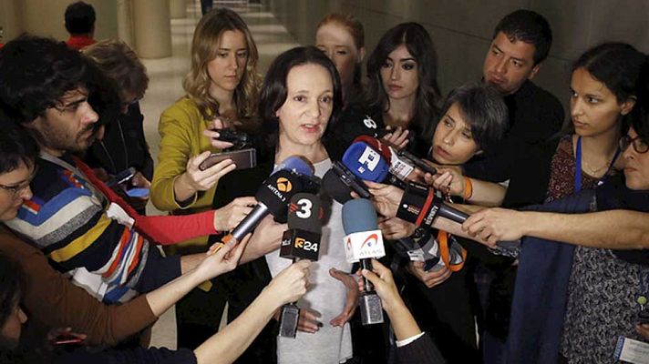 Telediario 1 - Podemos responde a las críticas de Aznar y Felipe González