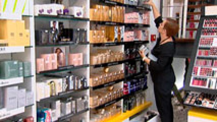 Telediario 1 - El sector servicios encabezó la creación de empleo en 2015