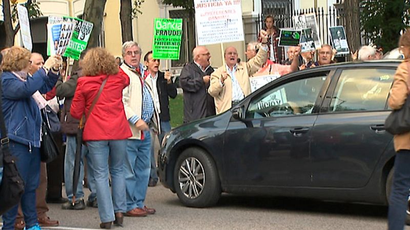 Los afectados por las acciones de Bankia celebran la sentencia que confirma irregularidades en su salida a Bolsa