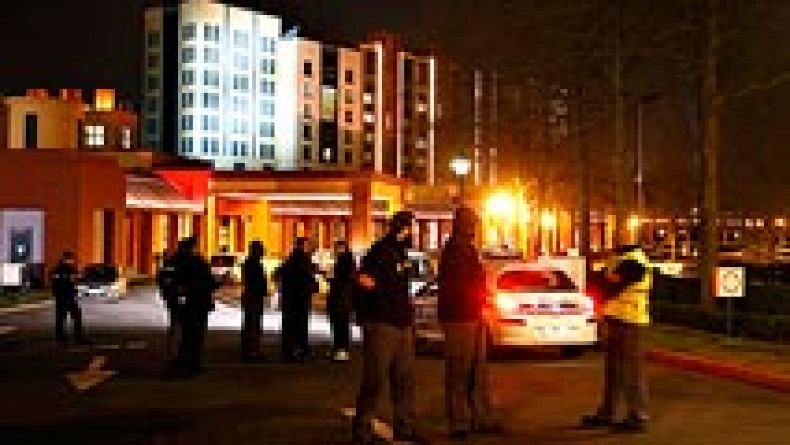 Telediario 1: La detención de un hombre armado en Eurodisney siembra la inquietud en París | RTVE Play