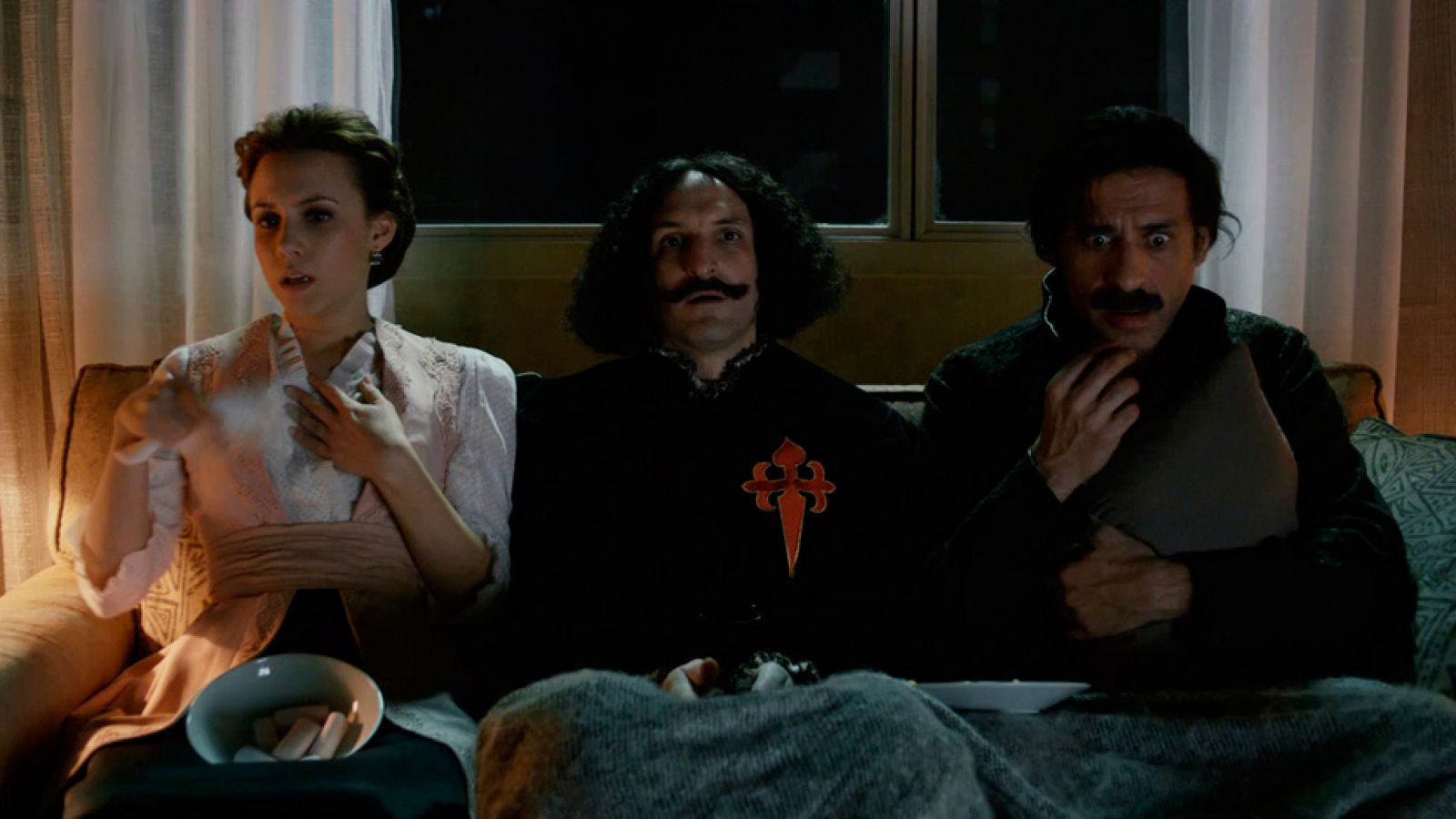 El Ministerio del Tiempo - Velázquez, Amelia y Alonso ven 'Terminator 2' - El Ministerio del Tiempo | Ver