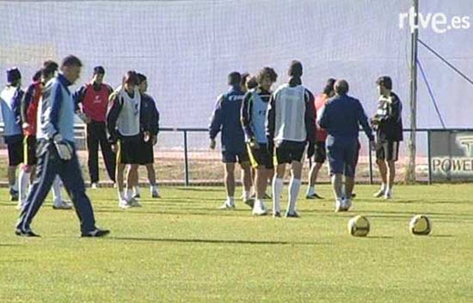 Los dos jugadores del Getafe, Contra y Mario Cotelo, a punto han estado de llegar a las mano en el entrenamiento. Gracias  a la intervención de los compañeros la cosa no ha llegado a más.