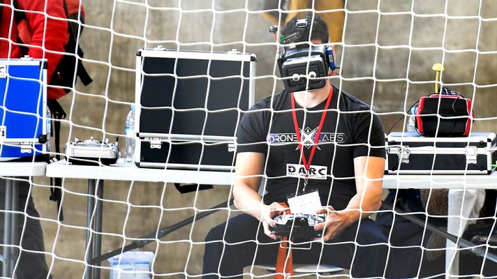 Telediario 1 - Se clausura la Feria Internacional de Tecnologías Robóticas