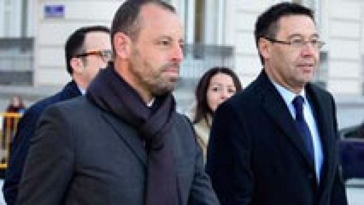 Telediario 1 - Bartomeu y Rosell se niegan a declarar sobre el fichaje de Neymar