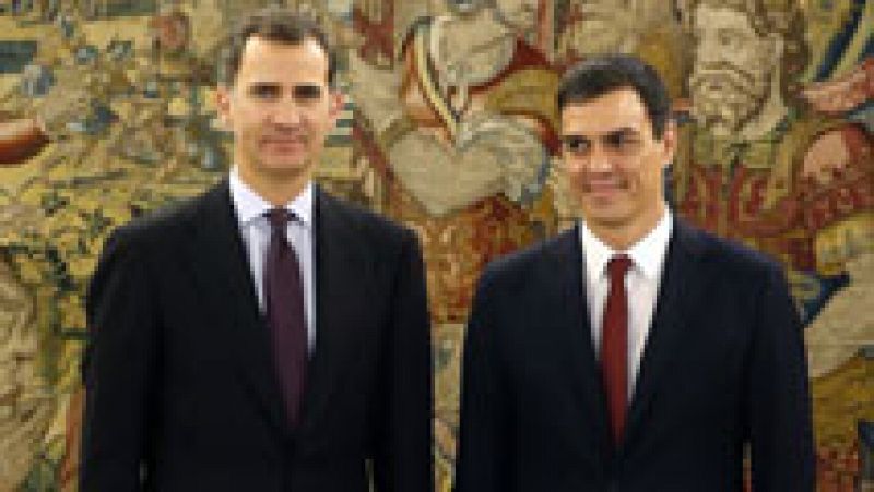 Sánchez traslada al rey que está dispuesto a formar gobierno si Rajoy renuncia de nuevo