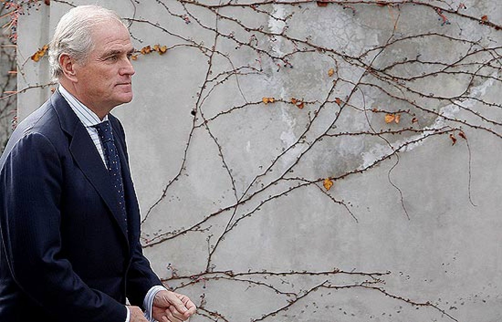 Ramón Calderón debe pensar que lo de la derrota de su equipo es cuestión de motivación. El presidente pagará 120.000 euros por cabeza si sus jugadores son capaces de encadenar cinco victorias consecutivas.