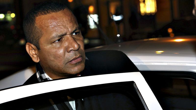 El padre del delantero brasileño Neymar Jr aseguró ayer al juez que la carrera de su hijo no tiene por qué acabar en Barcelona y le explicó que actualmente tiene sobre la mesa una oferta por el jugador de 190 millones de un club, que no especificó.