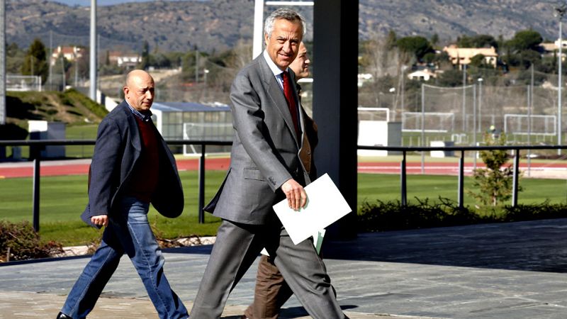 El Consejo Superior de Deportes ya dispone de la documentación exigida a la Real Federación Española de Fútbol (RFEF) tras acudir a la sede federativa de Las Rozas dos funcionarios del CSD que a partir de hoy comprobarán si han existido o no infracci