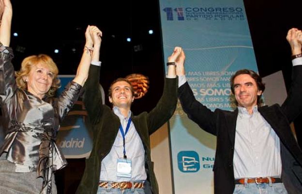  - Aznar pide un PP "sin complejos"